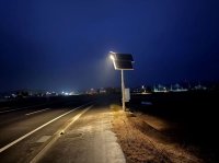 センコー、北海道厚真町に自律型スマート街路灯10基を寄付
