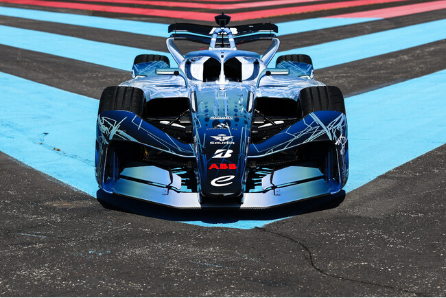 フォーミュラEとFIA、次世代マシン「GEN4」の実車を公開