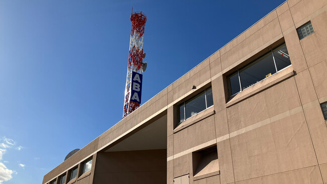 ABA青森朝日放送、生成AIを番組審議会に活用！ 地方テレビ局がDXで実現した成果