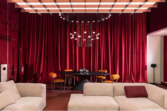 ALCANTARA(R) × Archiproducts：ミラノデザインウィーク2026で、Studiopepeが手掛ける「FÒCO. Living notes」を公開