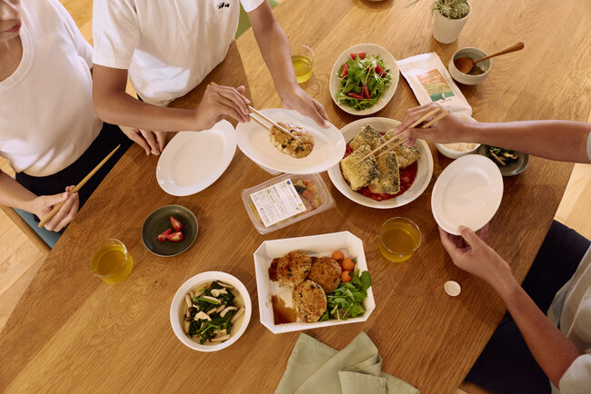 「シェフの無添つくりおき」と「せんせいプライム」、宅配食の福利厚生サービスで連携開始