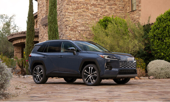 アイシンの「可動式フロントスパッツ」がトヨタ新型「RAV4」（北米仕様）に初採用
