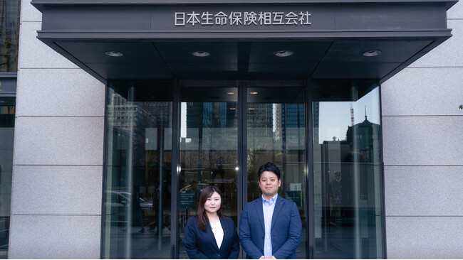 【事例公開】日本生命保険相互会社、営業職員約50,000名が活用する教材をデジタル化｜全国1,400拠点における教育の均質化と可視化により、お客様への提供価値向上を加速