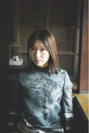 文芸評論家・三宅香帆が週刊ポストで撮り下ろしに挑戦！