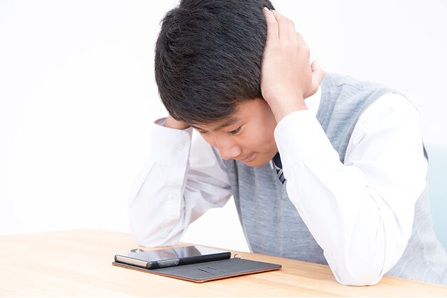 【調査結果】小中学生が考えるSNS最大の問題は「ネット犯罪」。6割以上が将来的な日本での16歳未満のSNS規制を予想