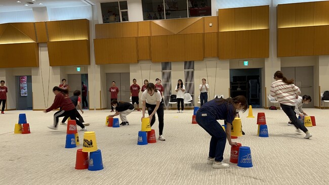 子どもの集中力を“遊びながら育てる”新プログラム幼稚園・小学校・企業研修でも導入進む「ジャンボスタッキング」導入先の募集を4月よりスタート
