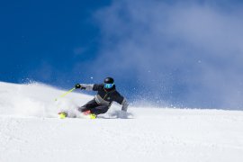 陽気な雰囲気で楽しめる春スキー