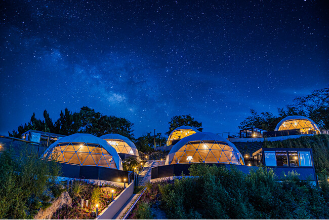 【淡路島・ニュースポット誕生！】～”グランピングリゾートAwaji”に海景×夜景のぞむ”絶景・展望台”OPEN！～【記念のペア割プラン登場】