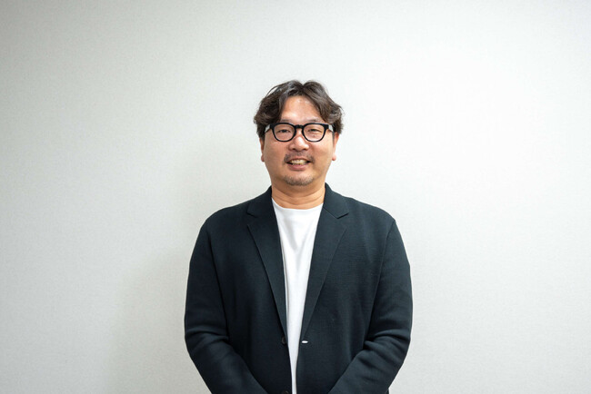 株式会社Moves.が「選ばれる企業-関西100-」に選出。「現場主義で空間を動かす」大西氏の妥協なきクリエイティビティを特集