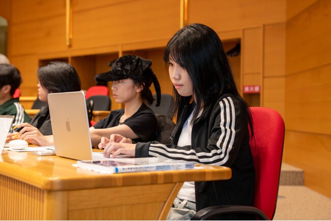 名古屋商科大学、2026年度新入生にMacBook Neoを無償譲渡