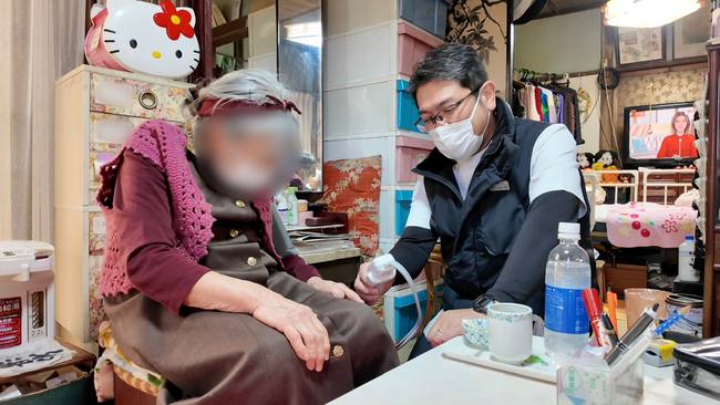 【立川市】はる薬局グループが、地域で活躍する薬剤師の活動を伝える連載企画を開始　第一弾は訪問薬剤師の現場に密着