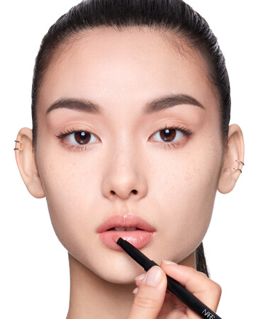 お客様一人ひとりの魅力を最大限に引き出すパーソナルメーキャップ体験メニュー「THE NARS EXPERIENCE」を全国のNARSカウンターで展開！オフィシャルサイトで予約受付中