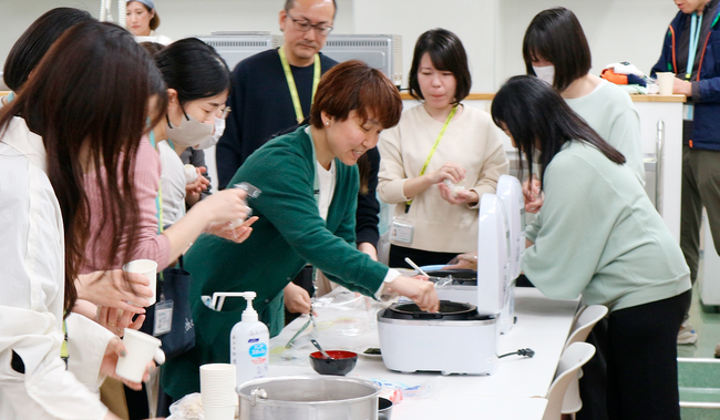 食べてにっこり にぎってほっこり　産直米1トン寄付アクションに向け職員がおにぎりランチ会開催