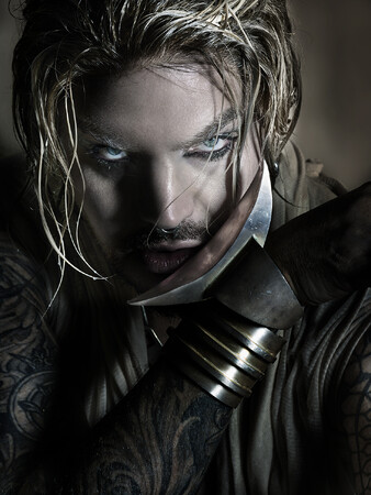 クイーンが惚れた究極のエンターテイナー、アダム・ランバート（Adam Lambert）が新作『ADAM』を７月リリース