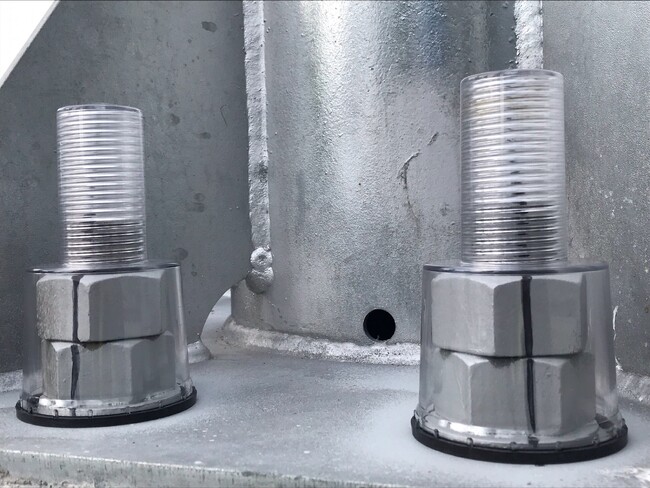累計8.1万個販売、NETIS登録技術で公共工事の防錆対策を支援するボルトナット防錆キャップ「まもるくん」―共和ゴム株式会社