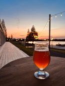 水辺の夕焼け&ビール 水辺の夕焼け&ビール
