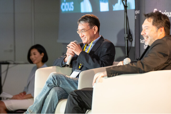 元デジタル大臣・河野太郎氏「オンライン広告詐欺、議員立法で1ヶ月施行を」--T4IS2026『デジタル・パブリック・スクエア』にてSmartNews共同創業者・鈴木健 氏と対談