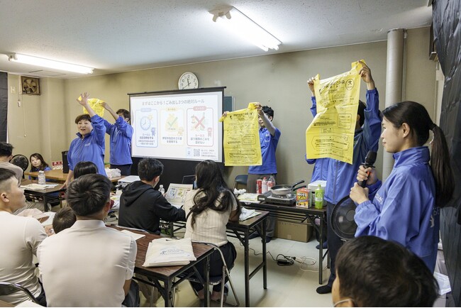 きれいで暮らしやすい環境づくりを目指して　「知らない」から「できる」へ　外国人入居者と学ぶ“地域のごみ分別”イベントを開催
