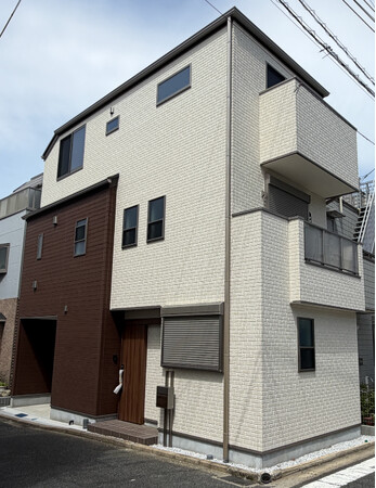【竣工のお知らせ】横浜市西区戸部町にホワイト×ナチュラルウッドを基調とした新築戸建が誕生！
