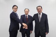 次世代移動体用電気式ドアシステムの共同開発契約を締結