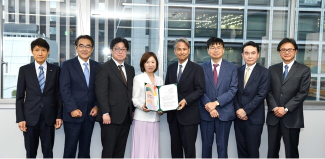 「再生医療で描く日本の未来研究会」が経済産業省に提言書を申し入れました。