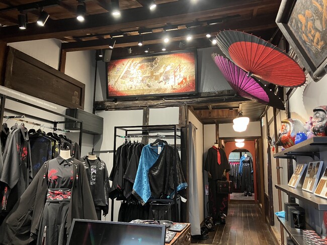 築100年超の寺院に宿る“現代の踊念仏”。和モードブランド「REZEN KYOTO」が染殿院内にオープン