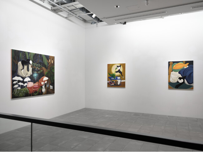 Lotta 新作個展『ユートピア』をGallery & Bakery Tokyo ８分にて開催中。キャラクター・ソックスをモチーフにした作品のほか、新しい表現の作品も展示