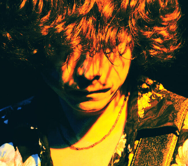 BLANKEY JET CITYの活動後もソロ活動を続ける“ベンジー”こと浅井健一のビルボードライブ公演を独占初放送