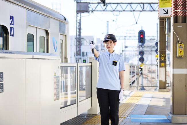 酷暑が常態化する夏場における、一層の安全対策・サービス向上を目指して　６月１日、夏季のポロシャツ制服の対象を全駅係員へ拡大