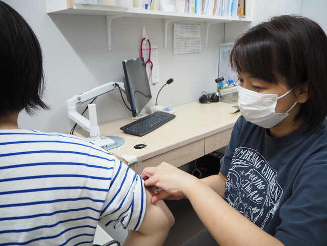 フローレンス、はしか感染対策として保育現場スタッフ対象に予防接種を緊急実施