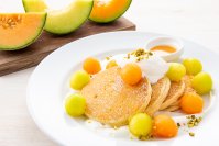 ニューヨークレストラン「サラベス」ルミネ新宿店　期間限定スペシャルメニュー「フラッフィーメロンパンケーキ」