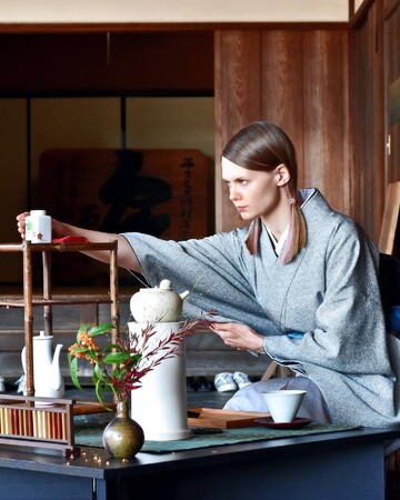 ドイツ出身の煎茶道師範・沢田羽照が、京都で煎茶道教室をリニューアルオープン