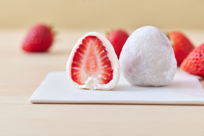 フルーツ大福「弁才天」 希少な高級夏いちご「虹の果」を使用した、季節限定いちご大福を発売