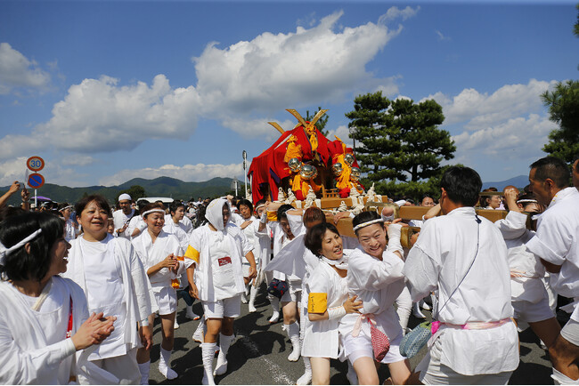 「京都随一の女神輿　白木状態の神輿を完成させ、松尾大社の大切な祭りに一層の華やぎと活気をもたらしたい」クラウドファンディング開始