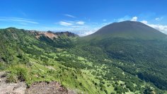 浅間山(前掛山)登山が約3年ぶりに再開　小諸から“活火山と向き合う登山体験”を発信、登山再開記念ツアーも実施