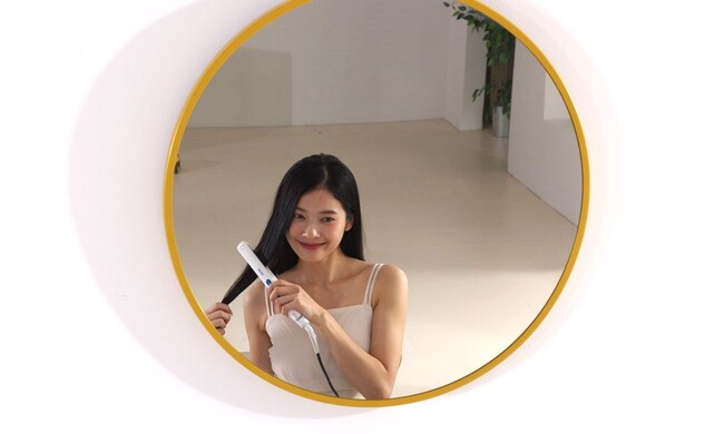 【ツヤ髪体験を自宅で気軽に】ランキングサイトでも支持されたヘアアイロンで忙しい朝も“するん”とまとまる