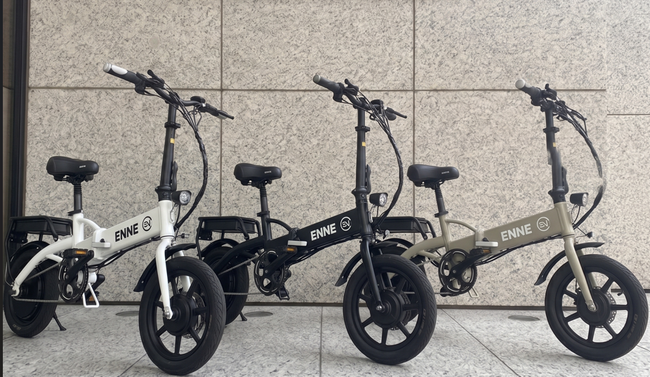 登れない坂道はない？モーター駆動と人力のハイブリッド特定小型原付「ENNE ZERO」～手首スロットルから、より操作性に優れた親指スロットルへの仕様変更のご連絡～
