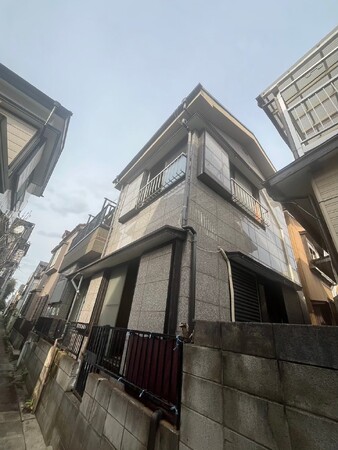 【川口市芝富士】「道路が届かない」ため再建築不可。バス便エリアの戸建をリフォーム前提で買取