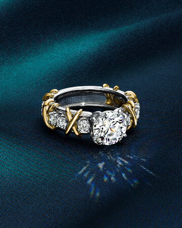 【TIFFANY & CO.】アイコニックなデザインを新たに再解釈した「16 ストーン」ソリティア ダイヤモンド リングを発表
