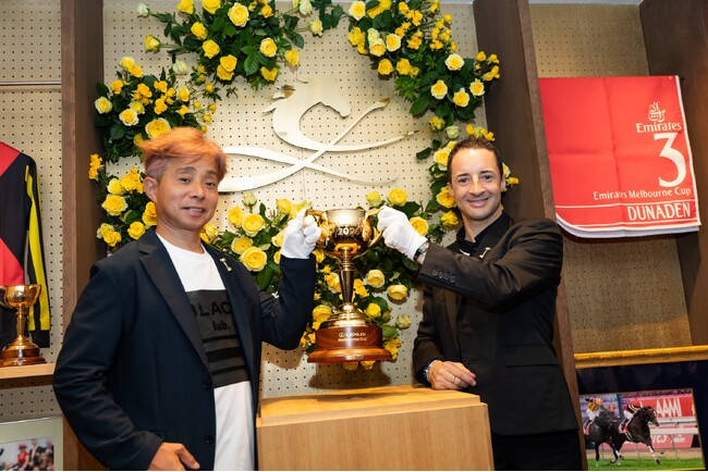【クリストフ・ルメール騎手が手がけるファッションブランド「CL by C.ルメール」】伝説のメルボルンカップを京都で特別展示