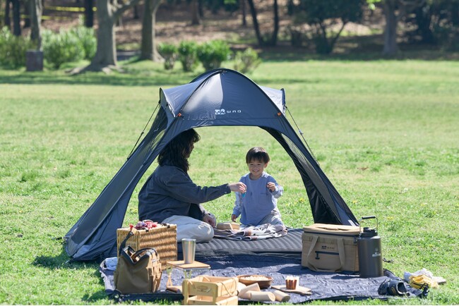夏の外遊びに、パッと広げる“日陰の拠点”を。WAQのレジャー向けポップテント「EASE POP TENT」が本日12時発売