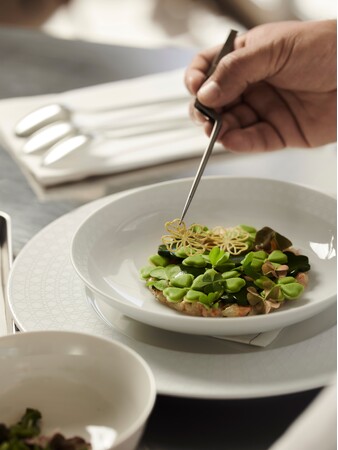 【Dior】サントロペの「ムッシュ ディオール」レストランと「カフェ ディオール バイ マウロ・コラグレコ」