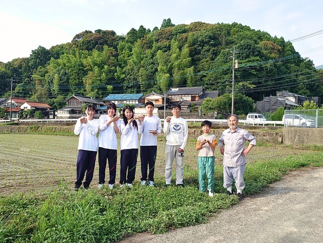 佐賀県初・環境省認定の自然共生サイトで、唐津南高校生がニホンミツバチの
