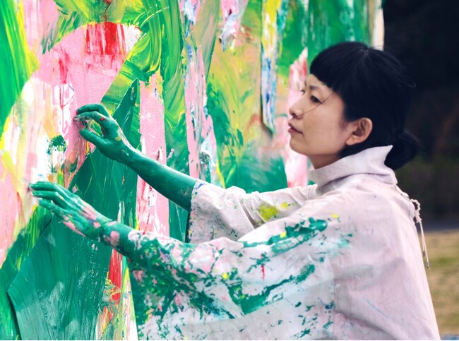 第一回 前橋国際芸術祭 2026 コラボレーション企画　白井屋ホテルアートイルミネーション2026 『ミロコマチコ at SHIROIYA 《空気に根をおろす》』開催
