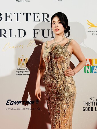 Rujie、カンヌ映画祭期間中のBetter World Fund主催チャリティー・ガラで歌唱