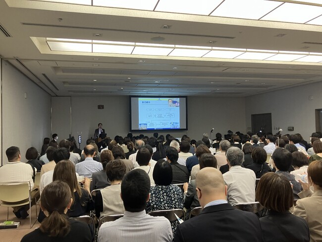 【開催レポート】150席満席、立ち見も発生　日本経営が外来改革をテーマにランチョンセミナーを実施
