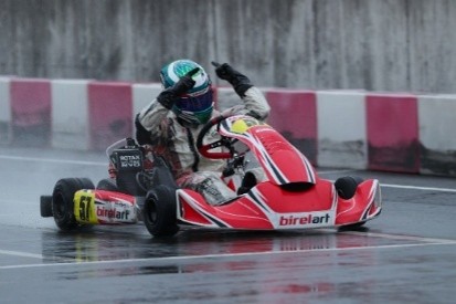 外国語学部2年生 宮崎琉、雨中の激戦を制してカート国内大会で優勝フィリピンでの耐久レース「Kalayaan Cup」へ参戦決定！
