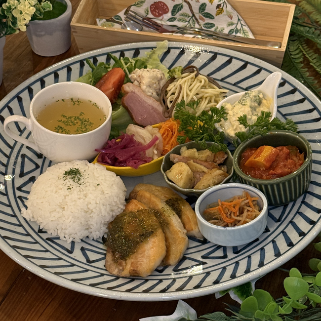 【三重県菰野町】「少しずつ、たくさん。」10種の手作りデリを楽しむ『森のごちそうプレート』がTREE HOTEL NIKKAに登場