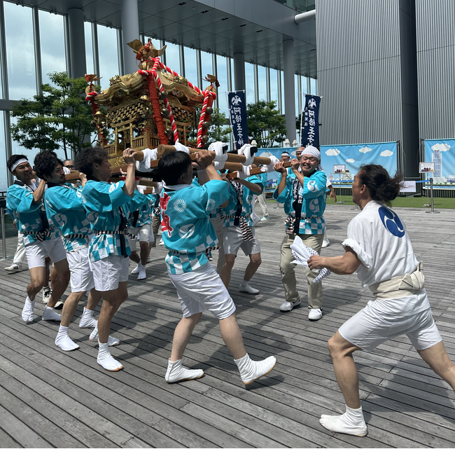 ～あべのハルカスから大阪・関西を厄祓い＆運気上昇祈願～「阿倍野神輿（あべのみこし）」と「阪南獅子舞」があべのハルカスの展望台「ハルカス300」を巡幸