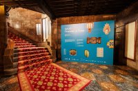 東京工芸大学 工学部 山村健准教授がスペイン世界遺産「パラウ・グエル」企画展で学術監修ならびに空間デザインを担当　―アント二・ガウディ没後100年―